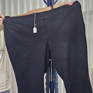 Lane Bryant The Allie Capris size 26 w Black